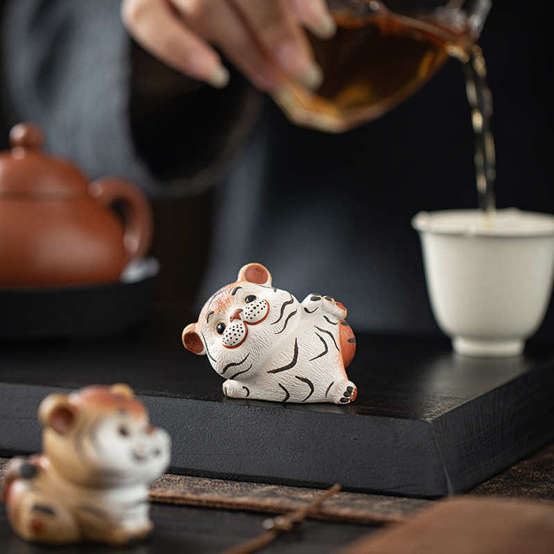 厂家直销紫砂创意招财小老虎摆件精品可养家居生肖虎茶桌茶玩茶道