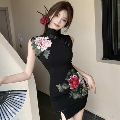 直播衣服女主播上镜年轻款少女花朵刺绣性感辣妹旗袍改良版连衣裙