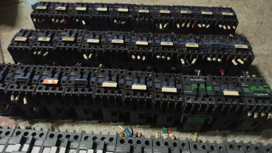 3月25日北京市某单位淘汰报废施耐德接触器一批共40个网络拍卖公告