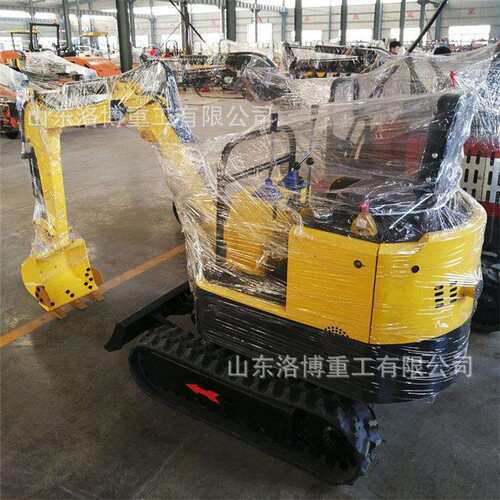 挖掘机农用果园大棚挖掘机工程破碎小型挖掘机小型挖掘机家用挖土