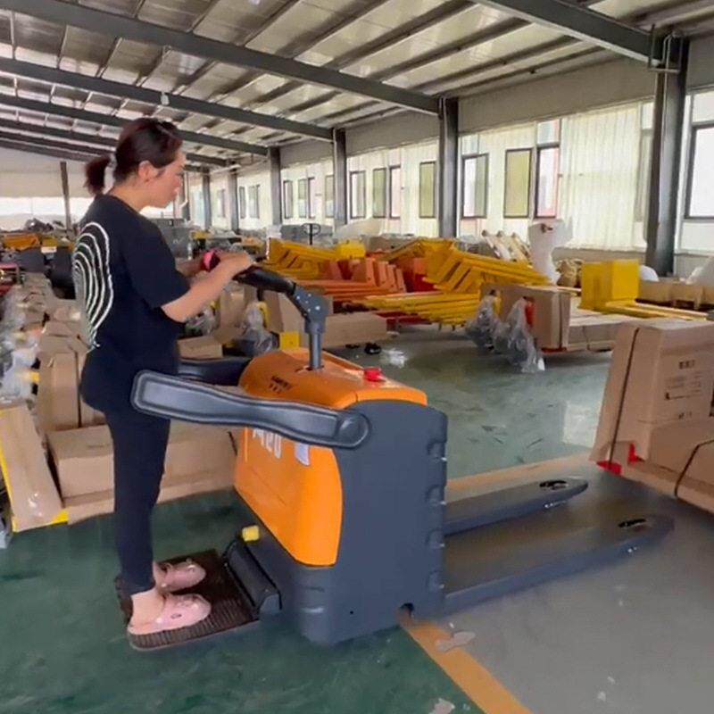 站驾式全电动搬运车2吨3吨地牛站立式全自动电托盘搬运车叉车