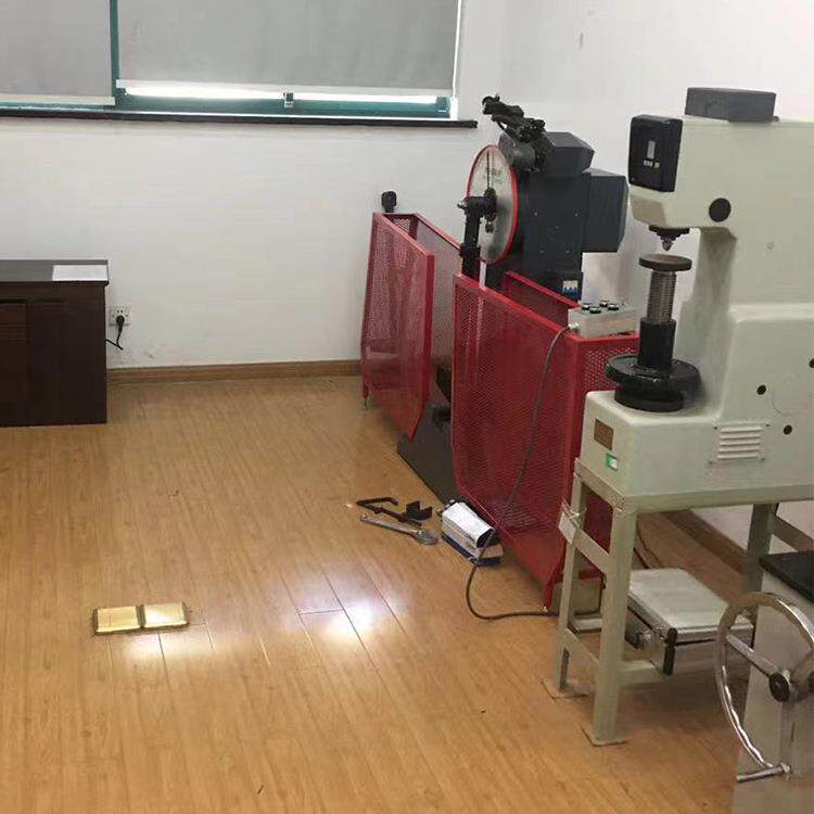 简支梁冲击试验器冲击韧性测定仪摆锤式冲击试验机金属冲击试验机
