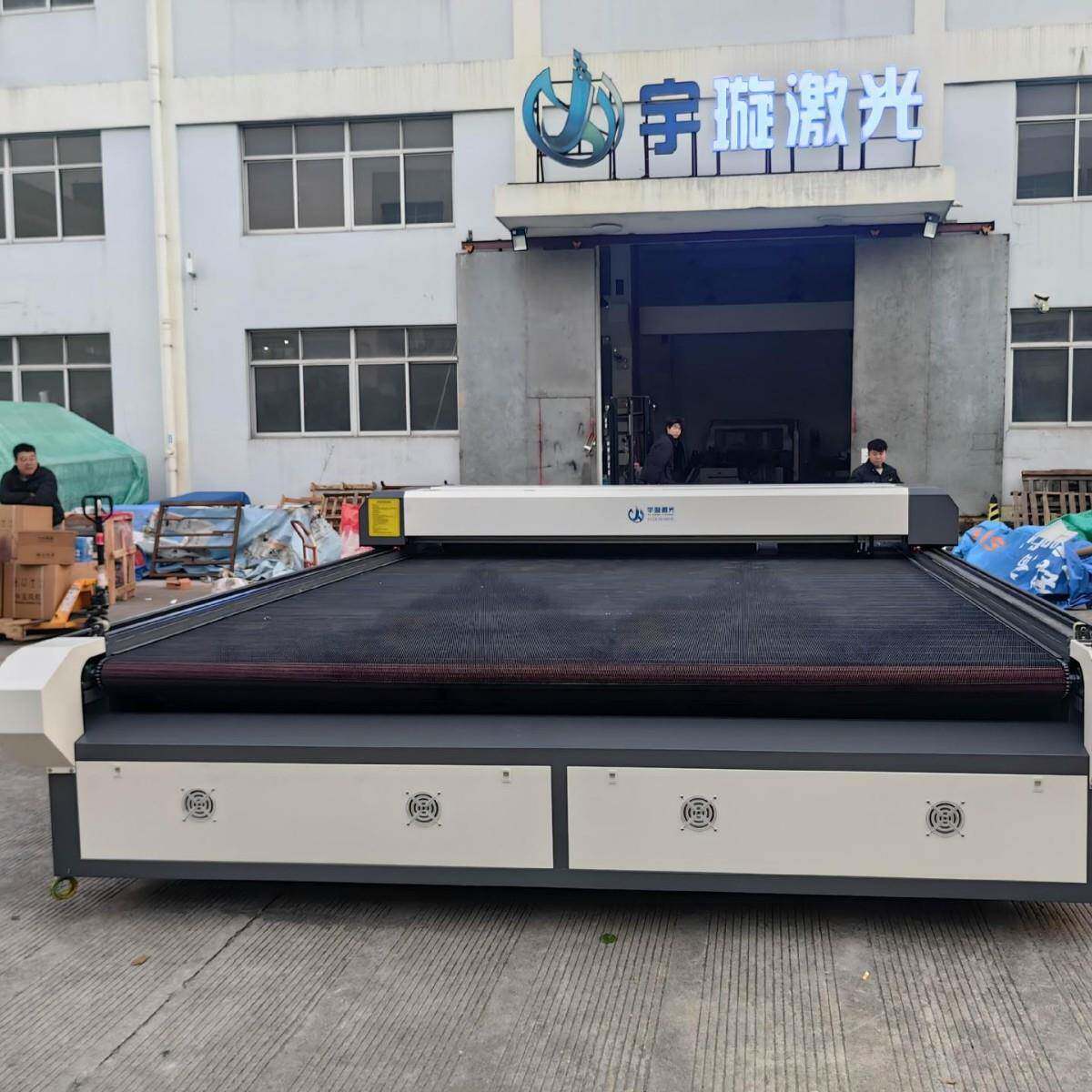 自动送料激光裁床帽业围巾窗帘布艺汽车用品沙发布料皮革裁剪机