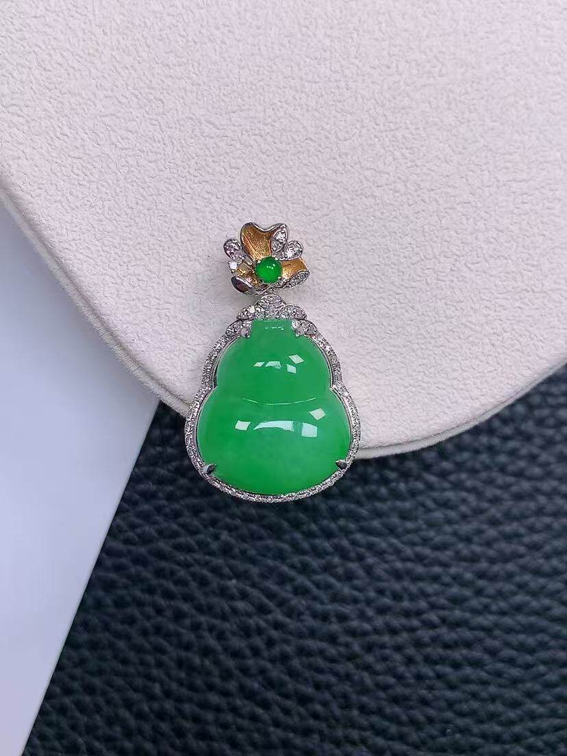 天然真品翡翠正品 水润细腻气质18k金镶嵌冰阳绿满阳色葫芦吊坠