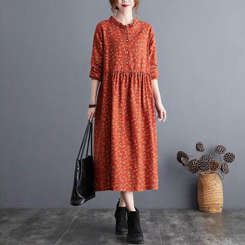 Dress with floral patterns, eldest daughter