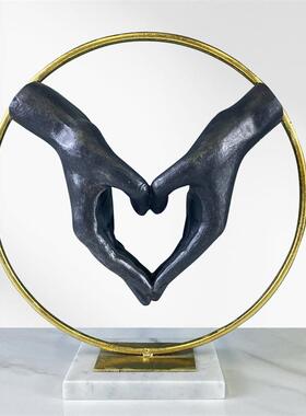 合作共赢握手比心摆件同心携手工艺品办公室客厅创意桌面软装饰品