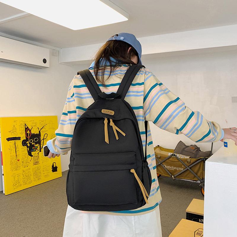 新款韩版女士尼龙双肩包 时尚百搭文艺学院风中学生书包背包