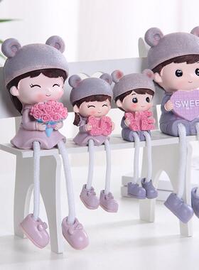 北欧树脂客厅创意吊脚娃娃一家四口隔板简约生日礼物装饰家居摆饰