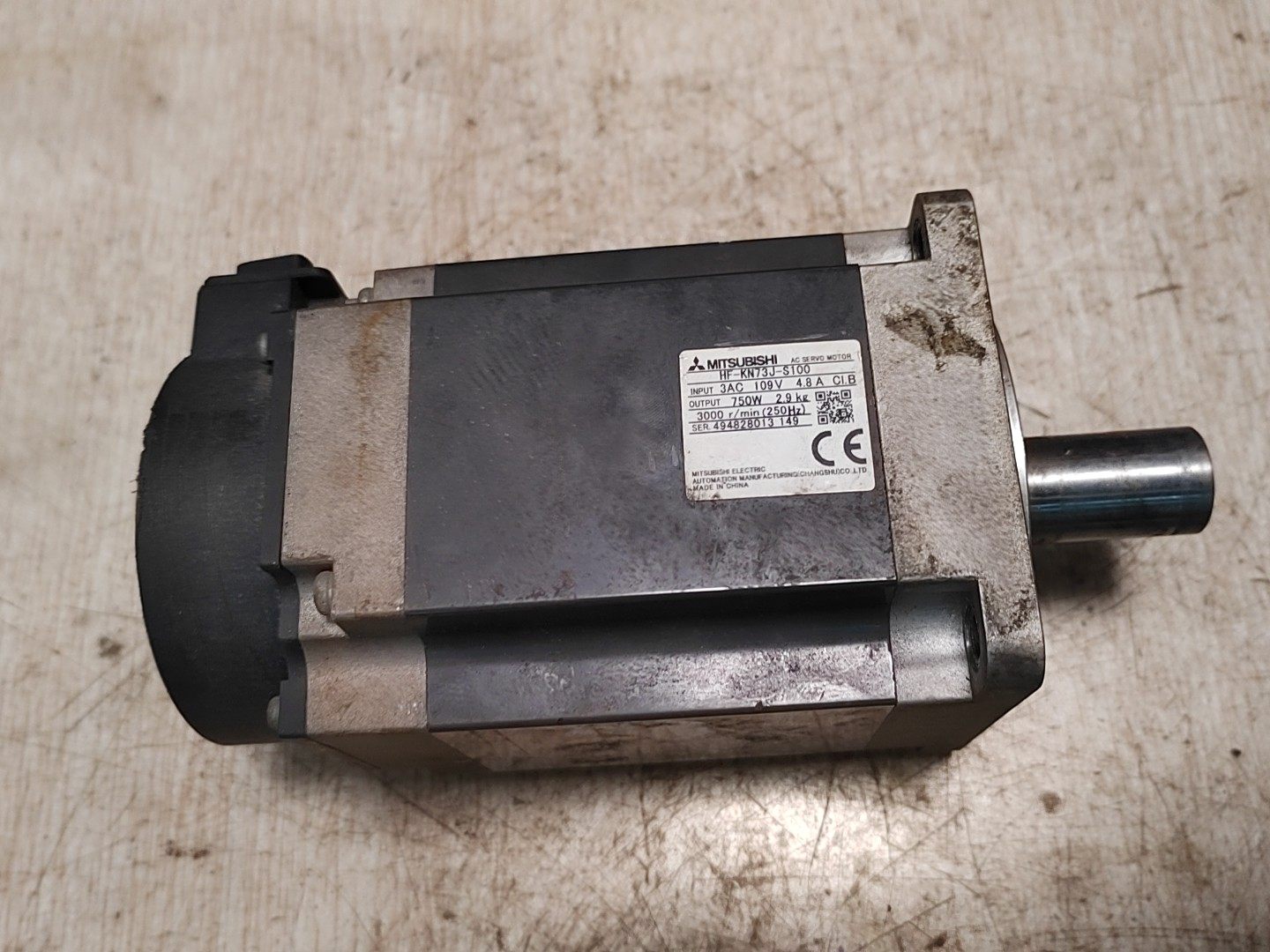 三菱伺服电机，HF-KN73J-S100，750W，功能包好