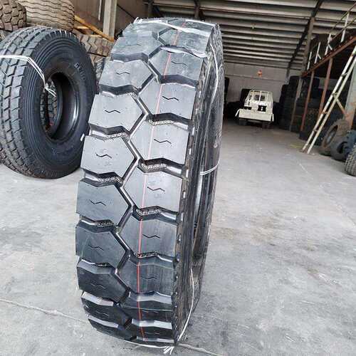 货车轮胎 1100 1200R20卡车全钢丝矿山三线载重工程轮胎耐磨耐刺