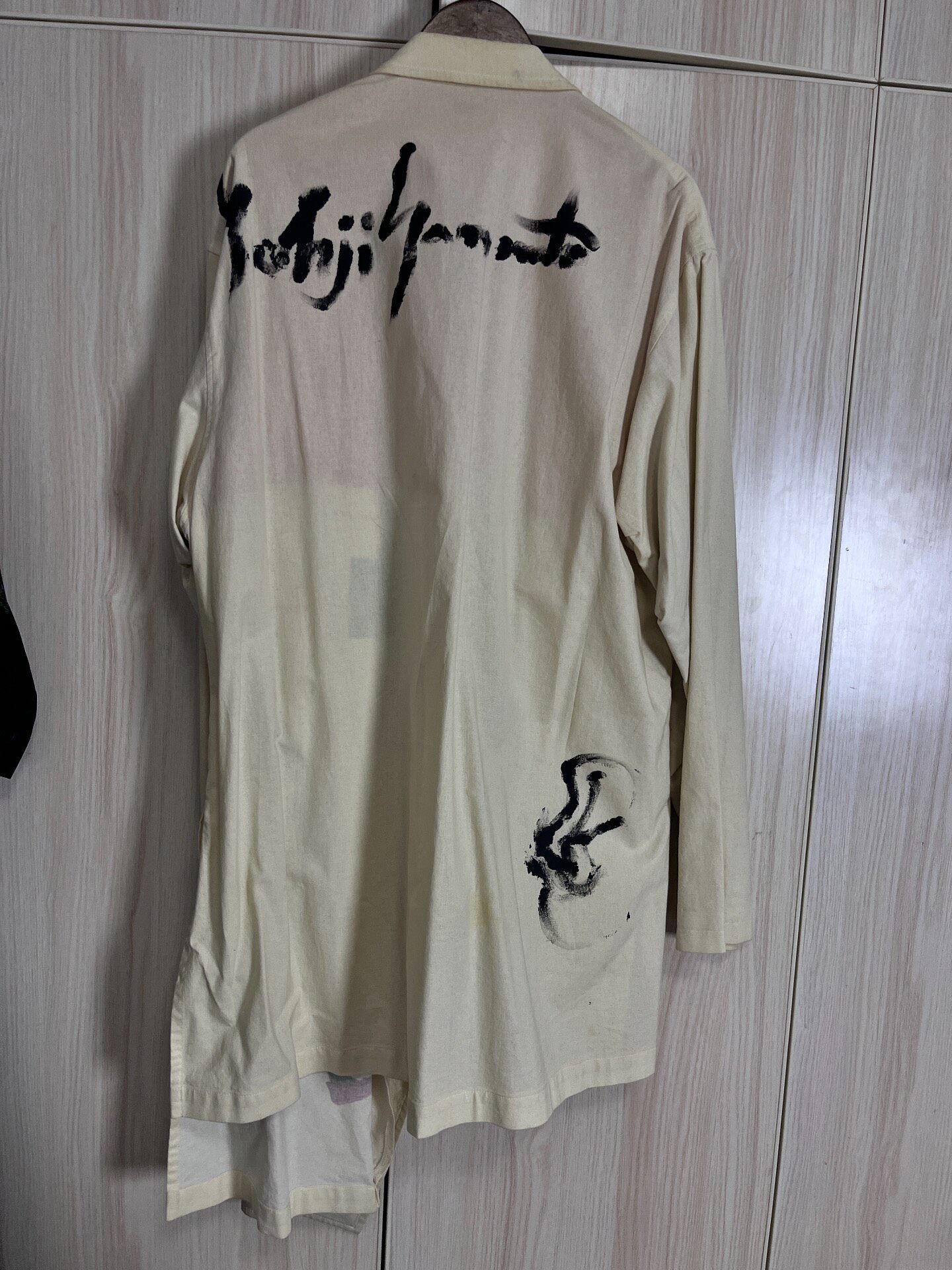 Yohji Yamamoto 17ss Asymmetrical Hand-painted Coat — label
