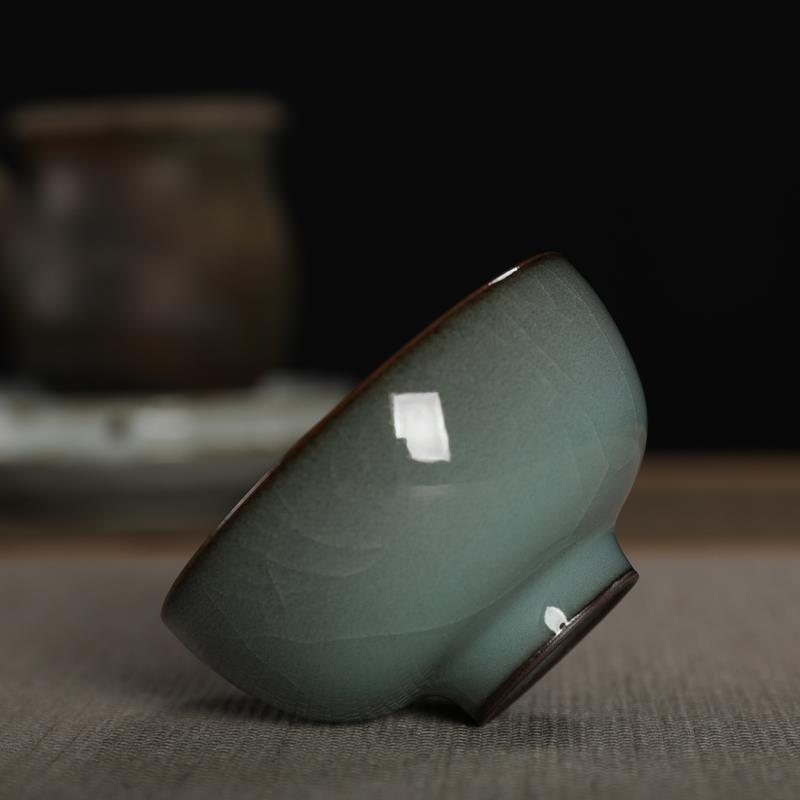 哥窑青瓷龙泉窑周连福纯手工铁胎粉青茶杯陶瓷功夫茶具主人杯开片