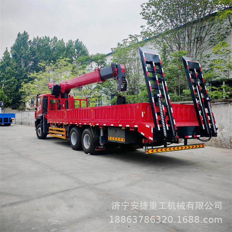 六区四UTZ不像随车吊出口-吨汽车式随1吊道路救援起重运输车6设备