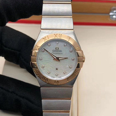 一口价9.8新欧米茄星座18K金贝母面石英女表123.20.27.60.55.007