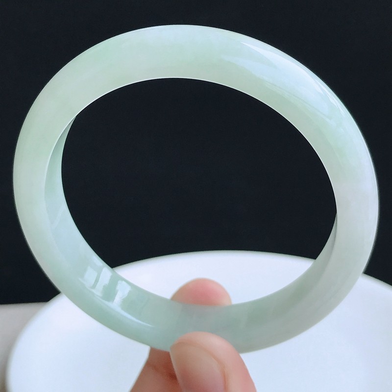 56.5圈正圈玉镯缅甸纯天然翡翠正品浅绿好种色手镯52.37g