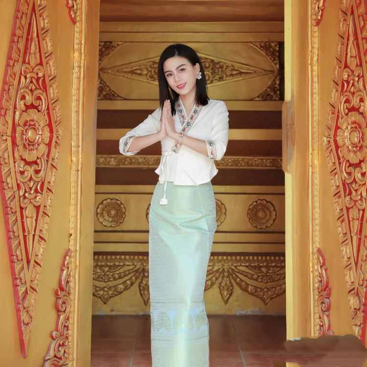 西双版纳傣族民族服装女套装工作服传统傣族舞台表演日常装