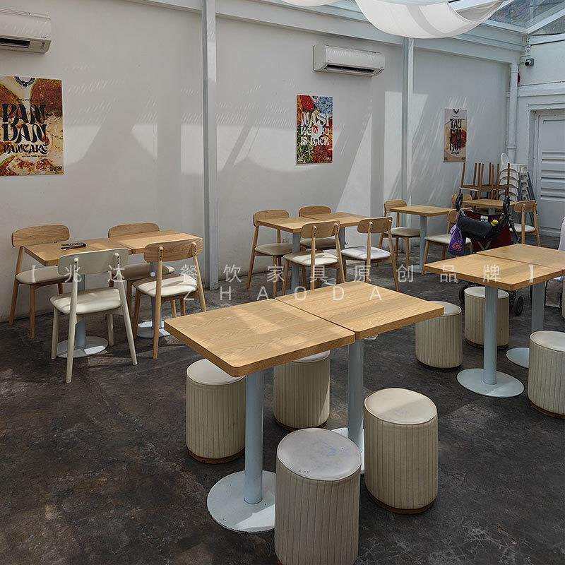 原木风咖啡店桌子工业风洽谈桌凳子奶茶店小圆桌简约网红商用桌椅