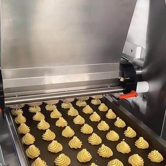 "蛋糕机休闲派设备蛋糕成型设备磨堡纸杯糕机蛋糕挤出机"