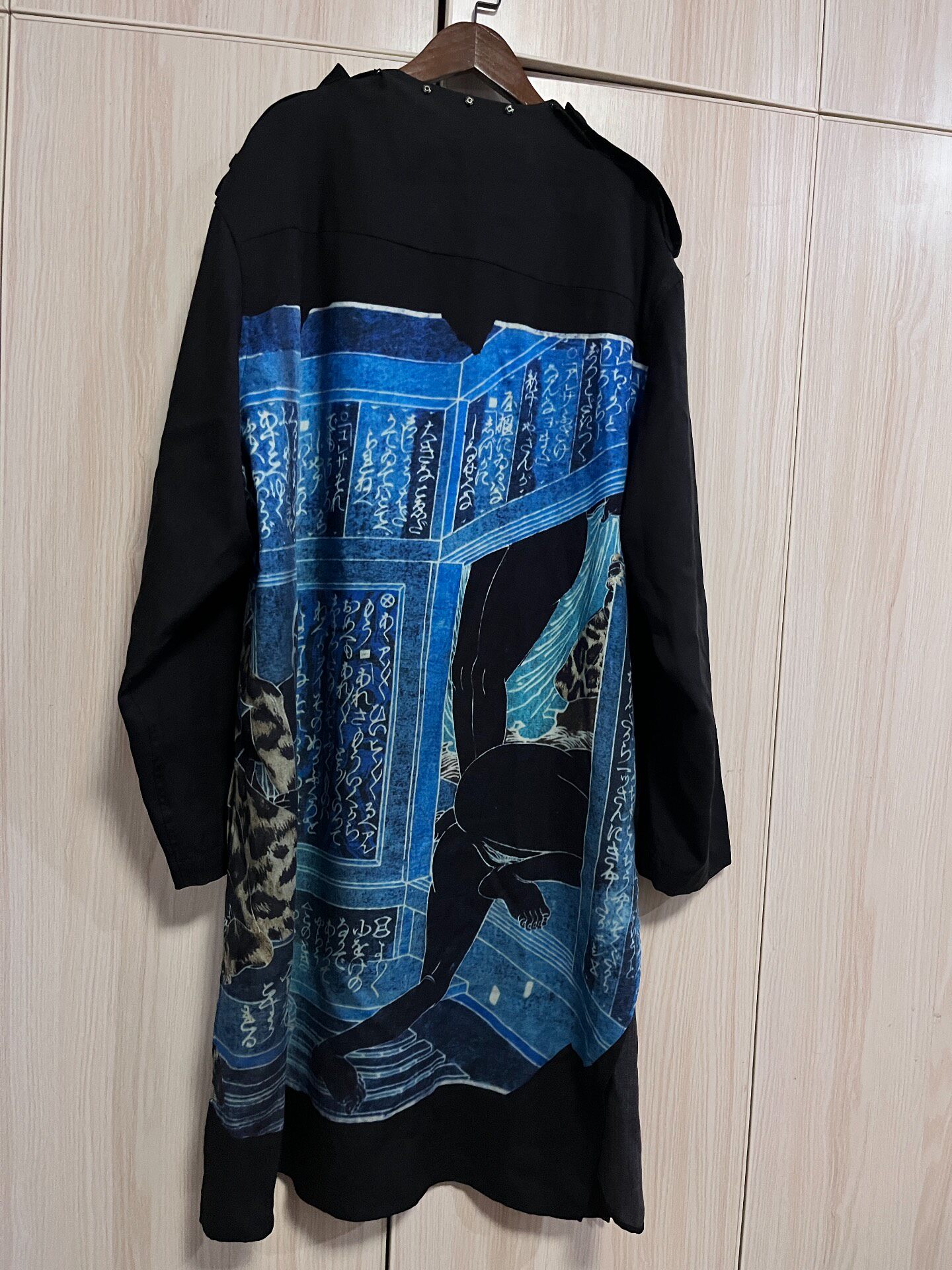 Yohji Yamamoto 19ss Ukiyo-e Print Coat — detail