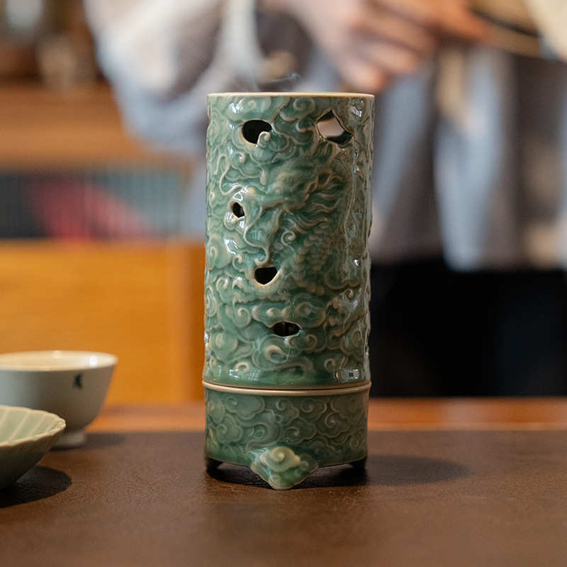 越窑青瓷三足龙踏祥云香炉家用室内沉香立式熏香线香插香座盘