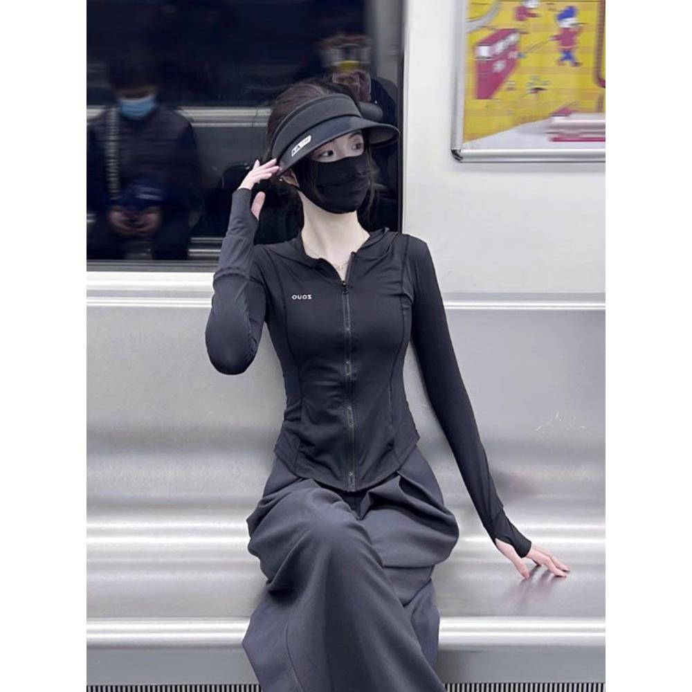 轻薄防晒衣女款夏季2026新款修身瑜伽连帽开衫上衣黑色冰丝防晒服