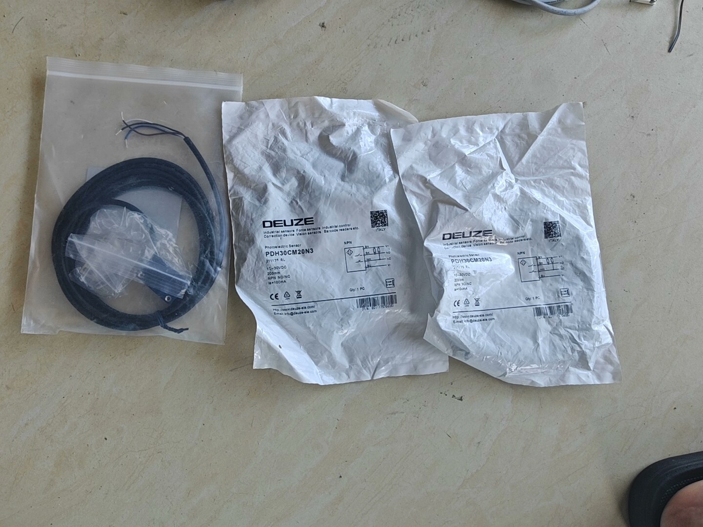 全新DEUZE德尔兹光电开关PDH30CM20N3