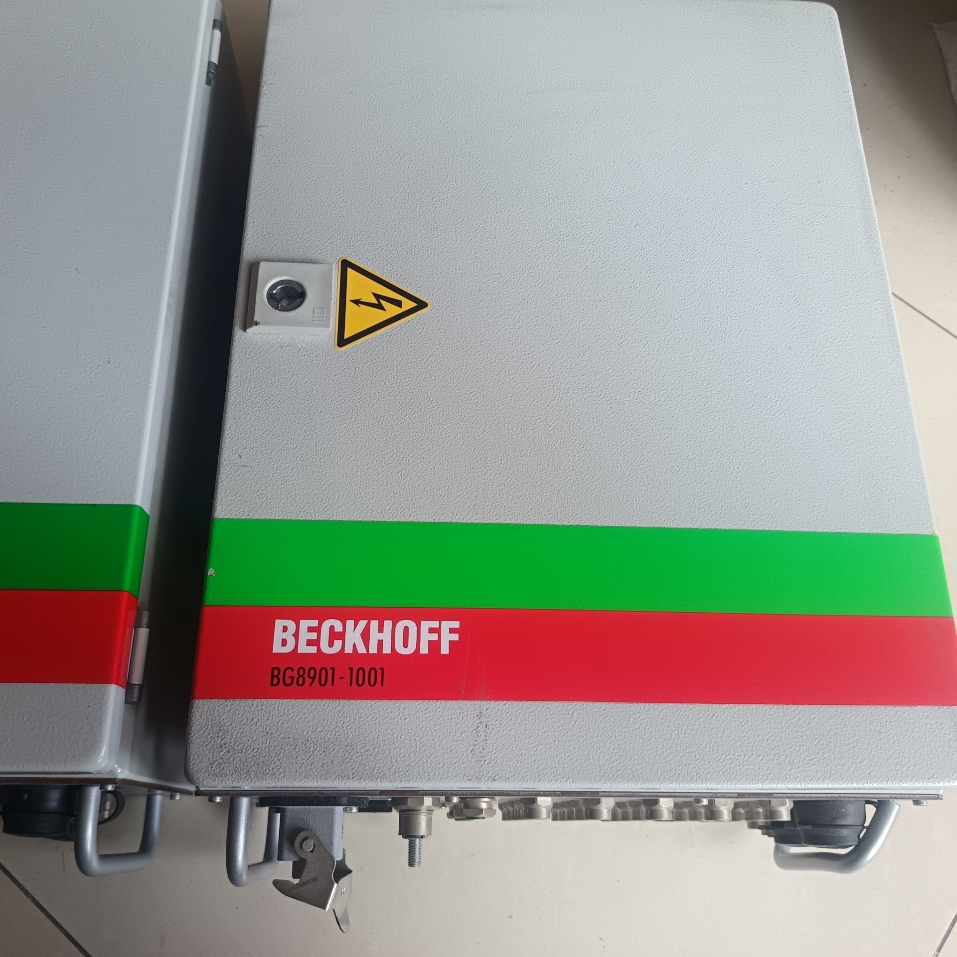 现货 2 台倍福电箱，成色如图，需要的可以联系！