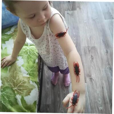 5pcs Halloween Decoration Props Gadget Plastic Cockroaches