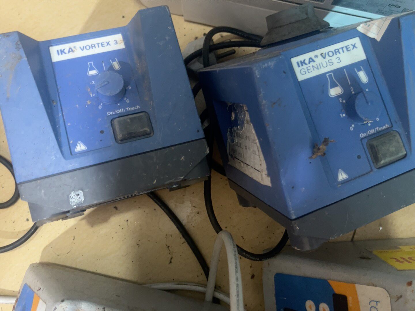 IKA   VORTEX  GENIUS  3  圆周震荡摇