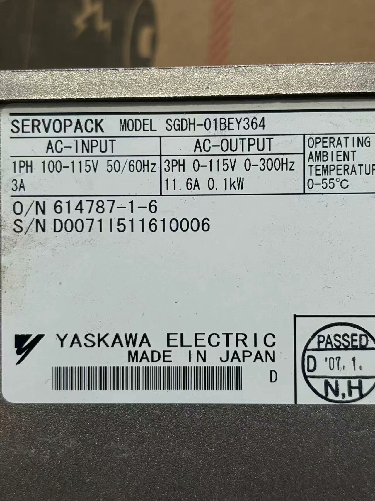 安川驱动器，电压110V，实物拍摄。