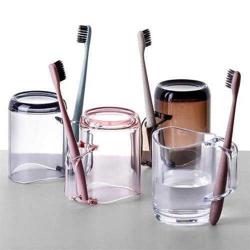 Creative household plastic toothbrush cups, wholesale from m