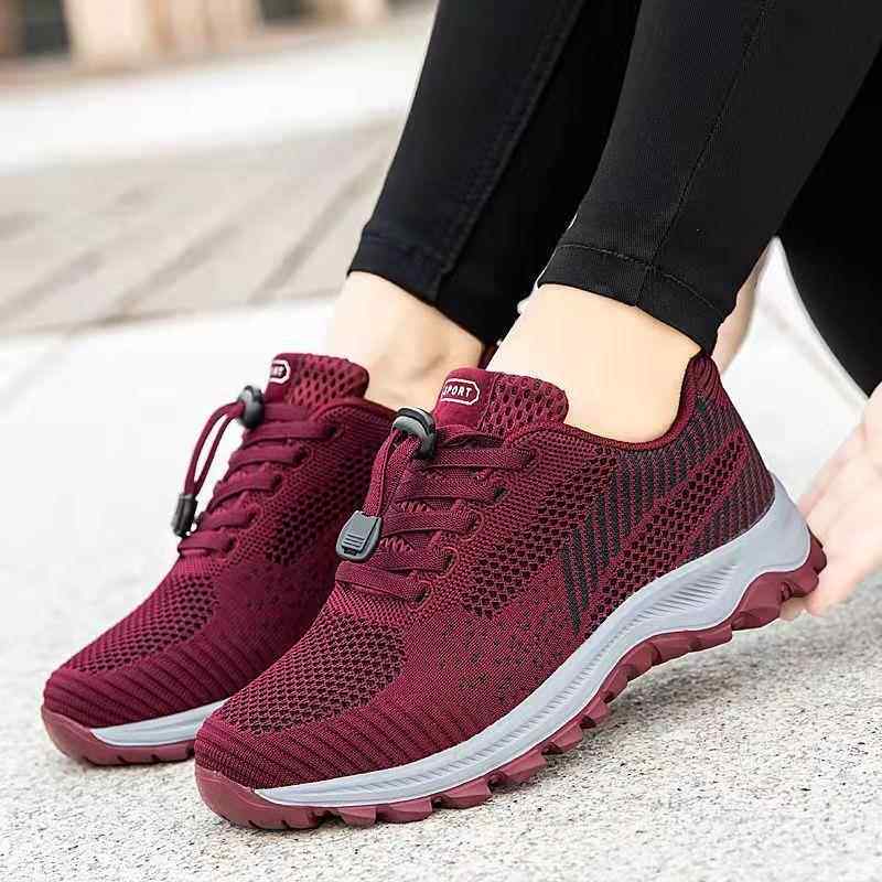 新款春妈夏新女布鞋软便底轻中老年妈鞋情侣网面透气一脚蹬款懒人