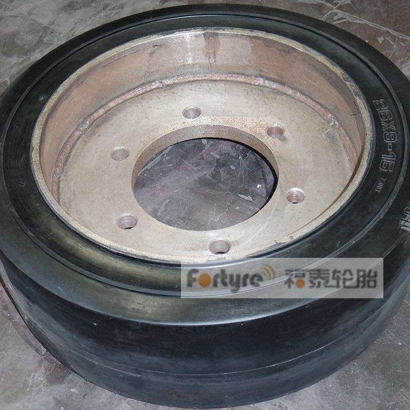 供应26*9-15T-P一体式平板车拖车多用途实心轮胎
