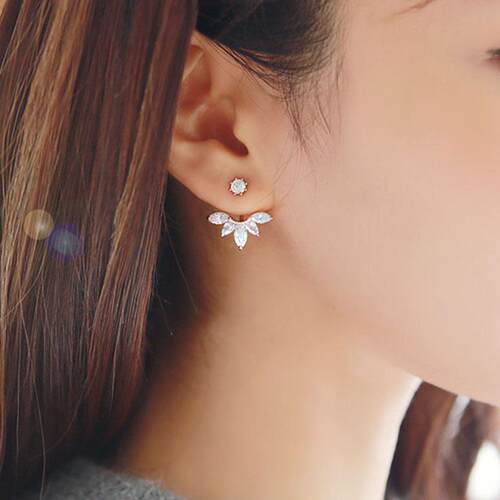 Daisy flower earrings and earrings
