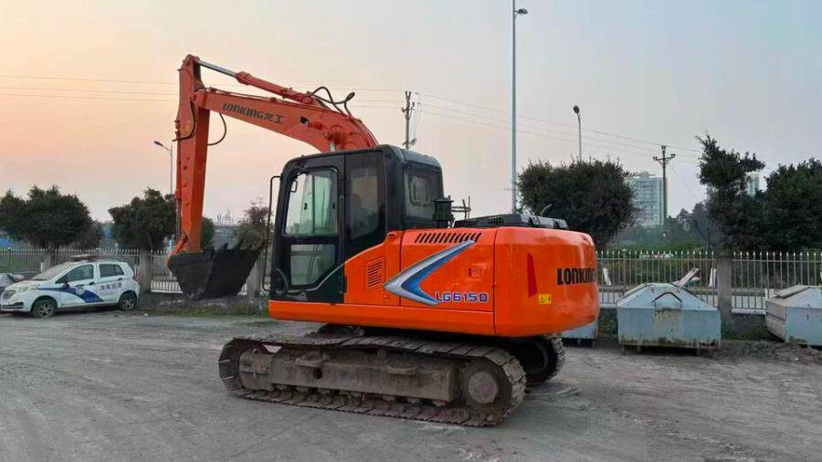 4月5日重庆资产处置龙工150挖掘机网络拍卖公告