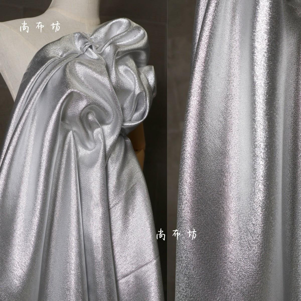银铂布 银色闪亮光厚肌理金属科技礼服舞台布料婚礼服装桌布面料