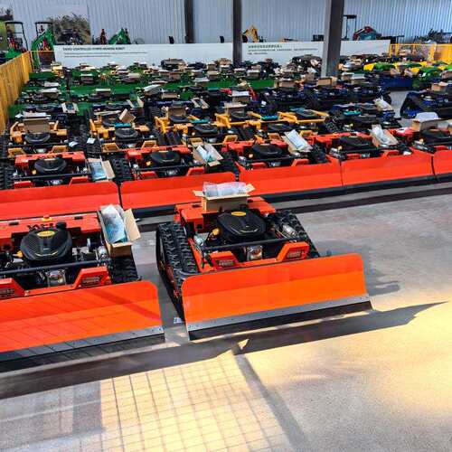 200m遥控2000㎡/h农田高效除草机ZY-550S遥控履带式除草机7.5HP