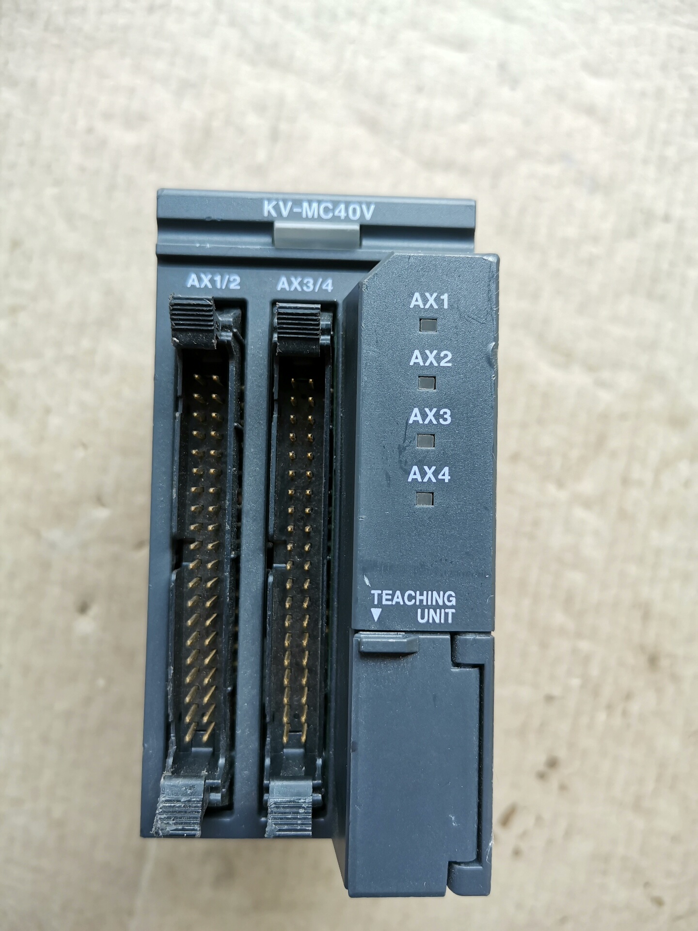 基恩士KEYENCE 定位模块 KV-MC40V ，实物图