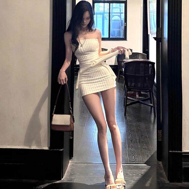 性感抹胸洋装女2025夏季新款今年流行爆款修身包臀短裙子两件套