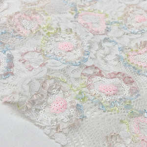 彩色绳绣蕾丝珠片面料 爱心图案童装母女装服装布料 重工绣花蕾丝
