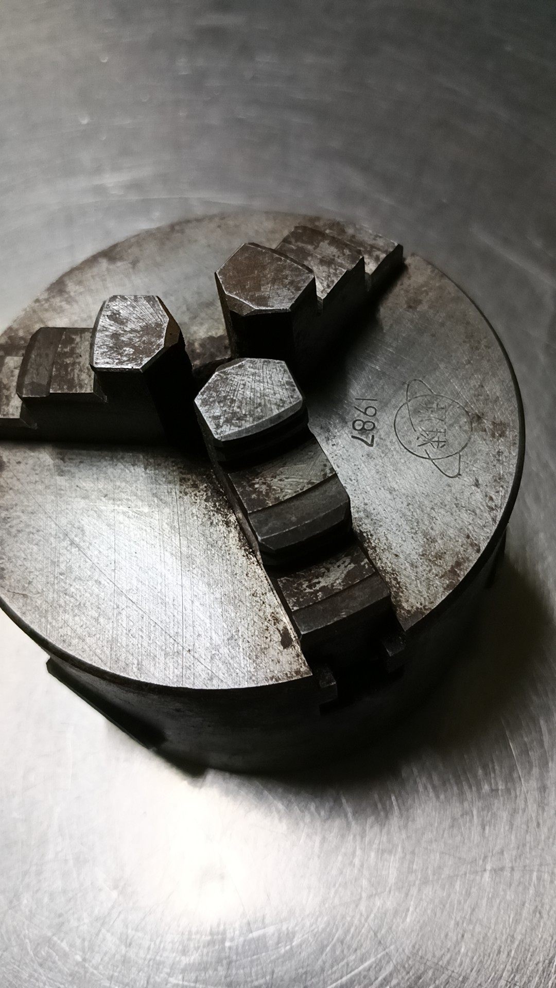 出一个1987年产环球牌80卡盘有浮锈，简单处理一下还是新的