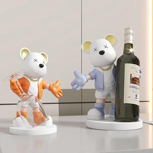 酒柜摆件客厅2026新款创意迎宾熊红酒架酒柜装饰品轻奢高档家居客