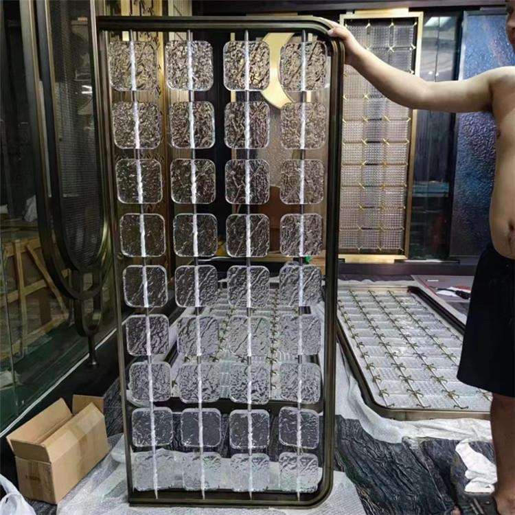 新款不锈钢亚克力屏风双面纹路水晶玻璃餐厅隔断弧形金属灯光柱