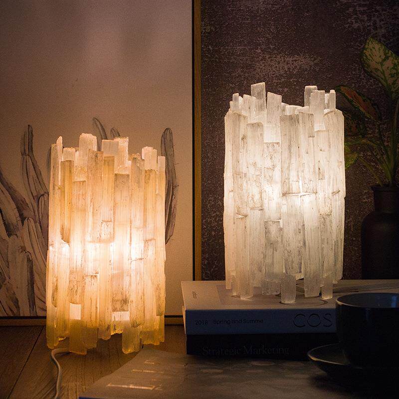 新款卧室创意水晶台灯简约现代氛围家居床头灯自然风格个性装饰灯