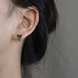 同款黑色蝴蝶结耳圈ins小众设计感轻奢耳环气质简约清新925银耳饰