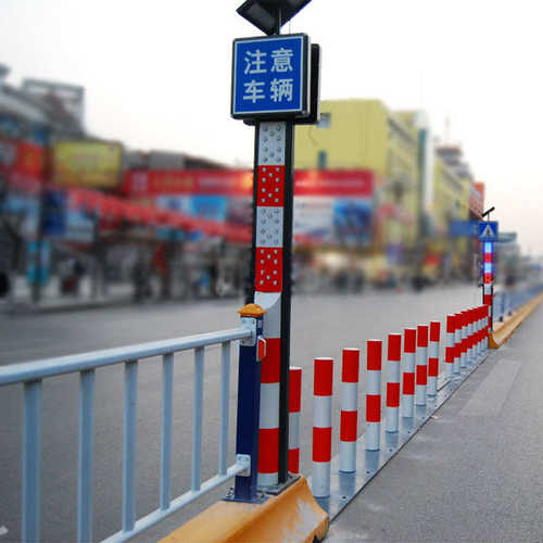铝自发led太阳能提示向安全语音厂家直销标识柱警示警示光导柱