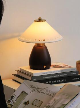 复古奶油台灯中古轻奢高级蘑菇灯卧室床头柜小夜灯创意氛围灯6