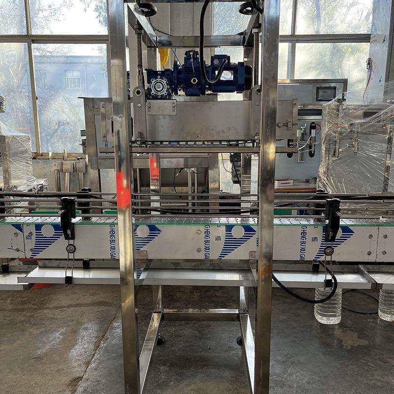 直动式塑线防32盖压盖机食油酱油醋酒瓶线式封口机用 自灌装生产