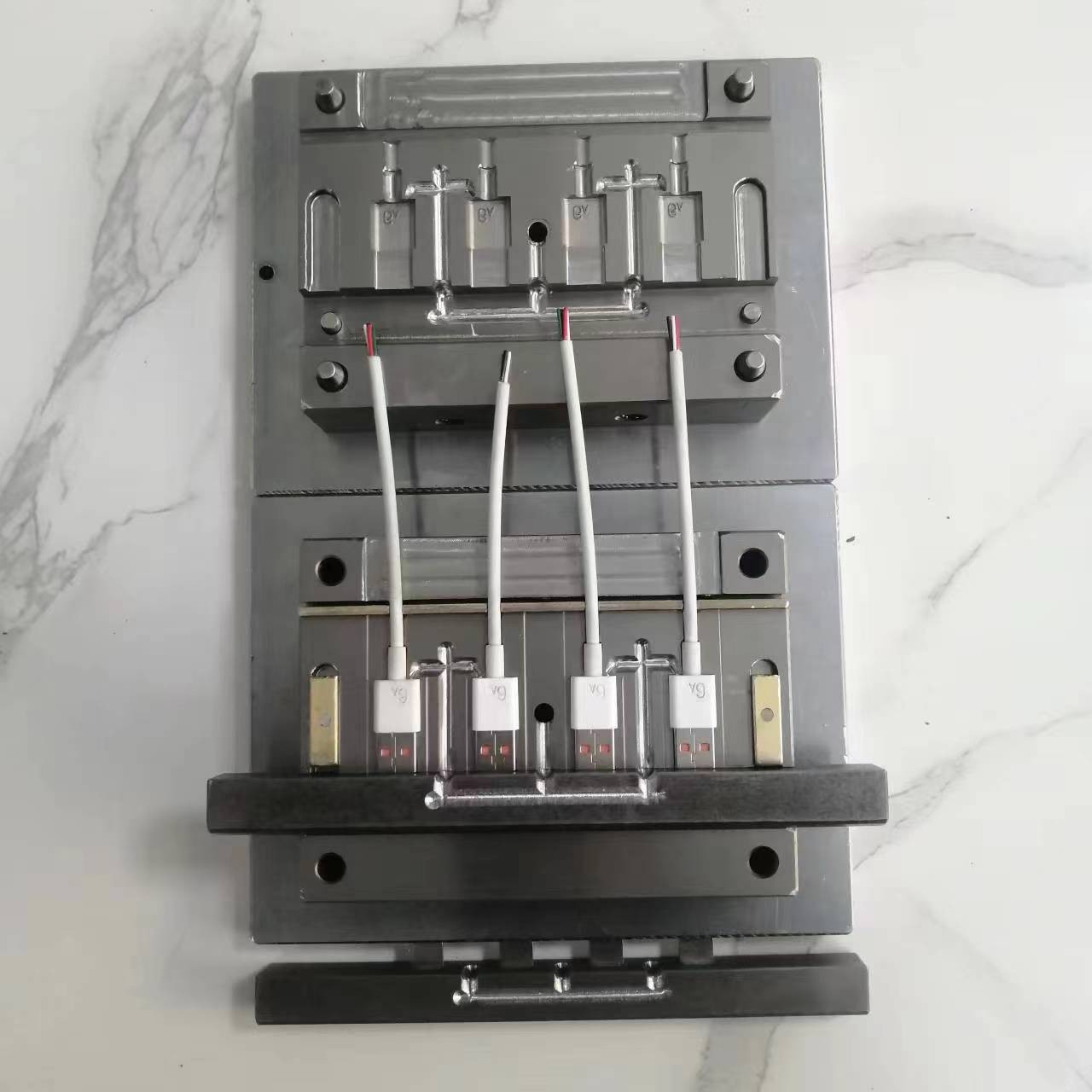 插头模具USB外模尾卡模具ACDCUSB数据线源头工厂售后保障