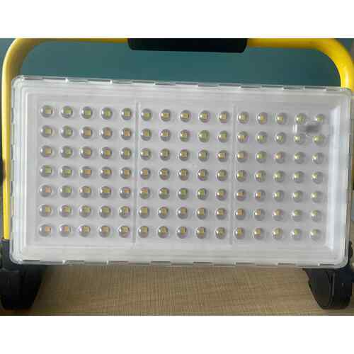 LED6代投光灯
